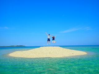 【半日】奇跡の島でウミガメと泳ごう！バラス島ボートシュノーケリング
