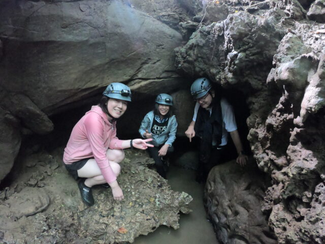西表島　鍾乳洞探検