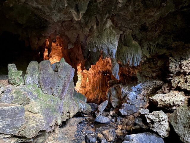 鍾乳洞　クーラ洞窟