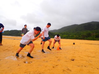 【団体旅行向け】絶景ビーチで運動会！チーム力向上プログラム！