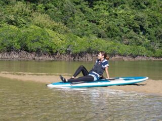 【1日】秘境スポット大冒険セット！「水落の滝」を目指すマングローブSUPorカヌー&「奇跡の島」バラス島シュノーケリング