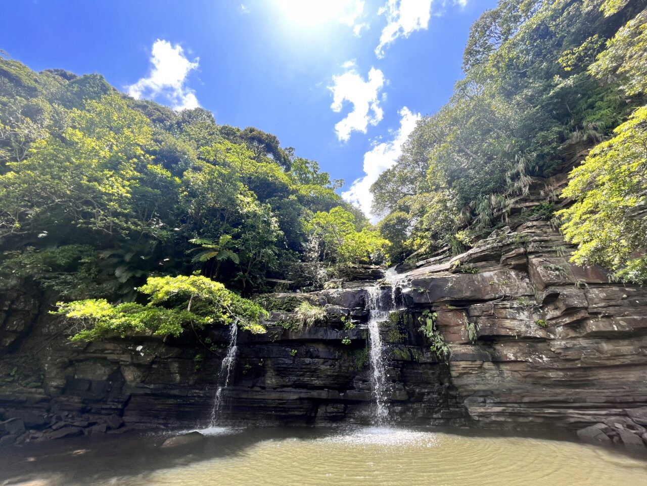 西表島の水落の滝